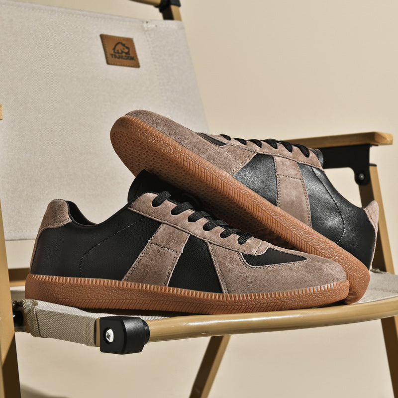 Retro Sneakers made of Canvas and Leather