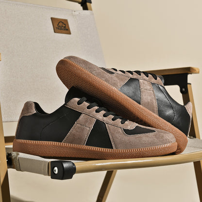 Retro Sneakers made of Canvas and Leather
