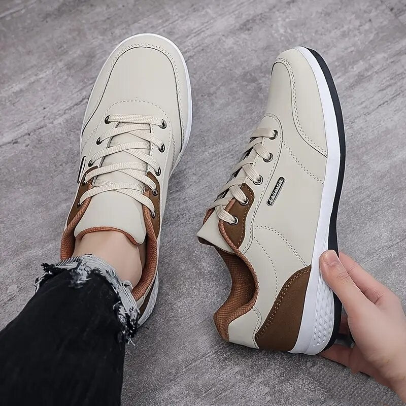 Lightweight casual sneakers