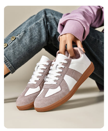 Retro Sneakers made of Canvas and Leather